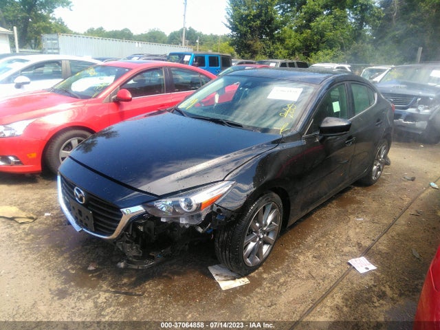 2018 MAZDA MAZDA3 4-DOOR TOURING VIN: 3MZBN1V3XJM213133