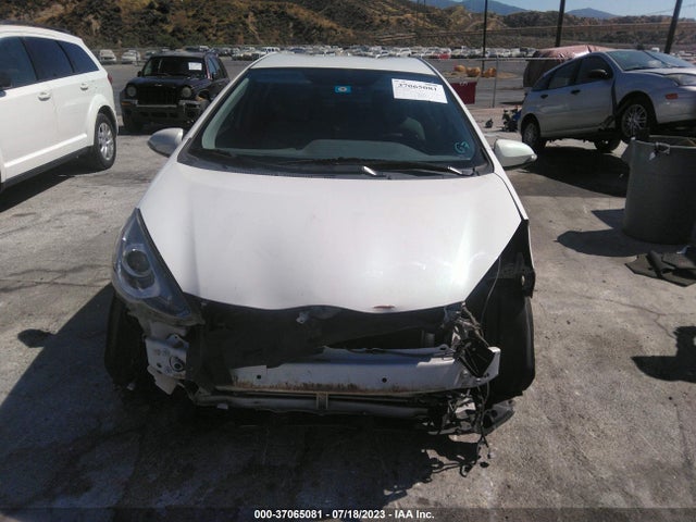 Toyota Prius C One 2015 JTDKDTB3XF1578857 Image 5