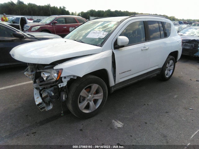 Jeep Compass Latitude 2015 1C4NJDEBXFD259147 Image 2
