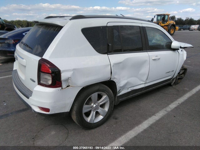 Jeep Compass Latitude 2015 1C4NJDEBXFD259147 Image 4