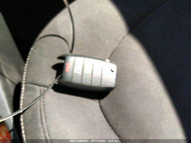 KNDJN2A27E7702087 KIA Soul Base