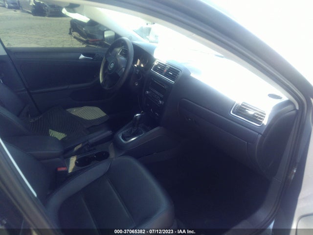 3VWD17AJ6EM399626 Volkswagen Jetta Sedan Se