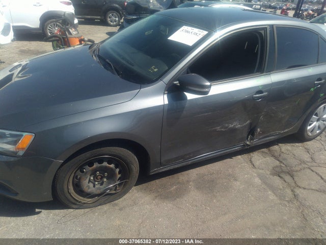 3VWD17AJ6EM399626 Volkswagen Jetta Sedan Se