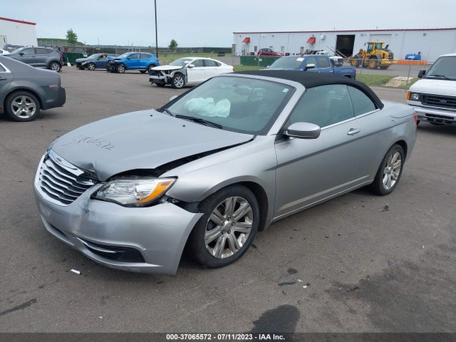 1C3BCBEG8EN112304 Chrysler 200 Touring