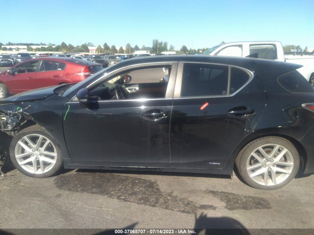 JTHKD5BH5F2213700 Lexus Ct 200h Hybrid