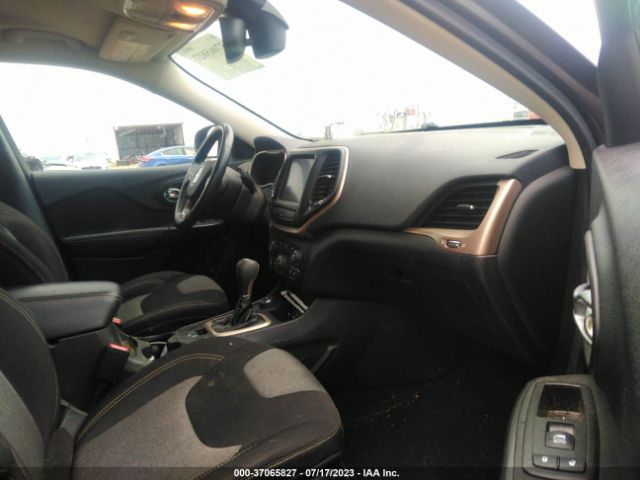 1C4PJMCS9EW282417 Jeep Cherokee Latitude
