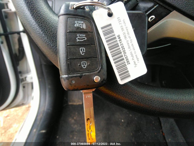 Hyundai ACCENT SE 2019 3KPC24A30KE052116 Image 3