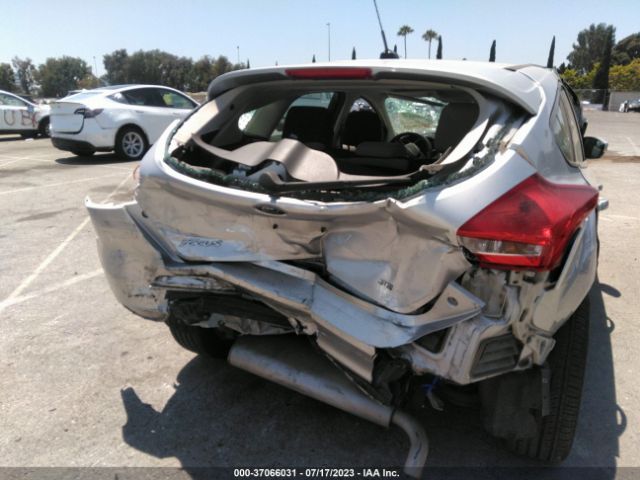 1FADP3K2XHL232070 Ford FOCUS SE