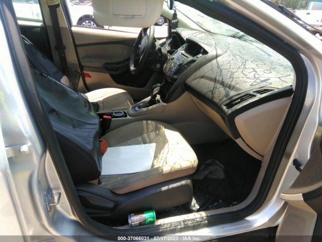 1FADP3K2XHL232070 Ford FOCUS SE