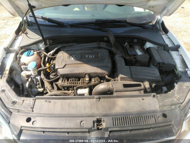 1VWAT7A35EC095770 Volkswagen Passat Wolfsburg Ed