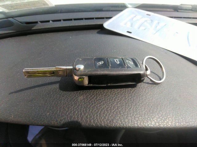 1VWAT7A35EC095770 Volkswagen Passat Wolfsburg Ed