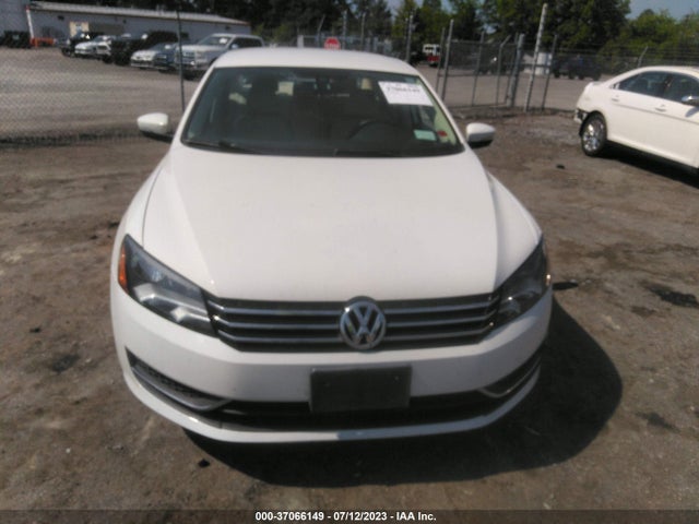 1VWAT7A35EC095770 Volkswagen Passat Wolfsburg Ed
