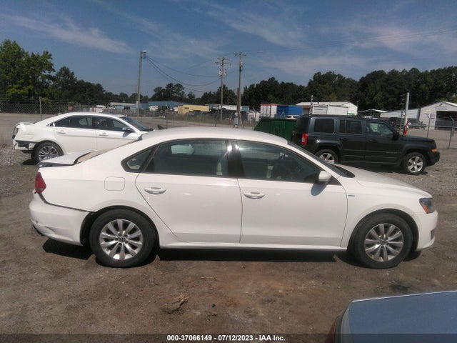 1VWAT7A35EC095770 Volkswagen Passat Wolfsburg Ed