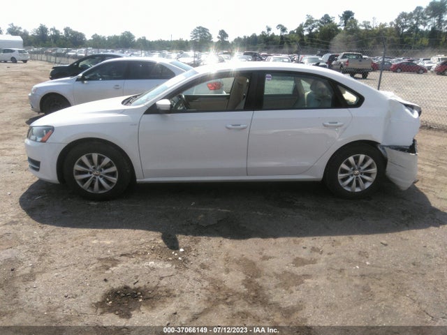1VWAT7A35EC095770 Volkswagen Passat Wolfsburg Ed