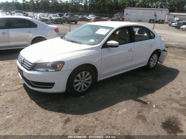 1VWAT7A35EC095770 Volkswagen Passat Wolfsburg Ed