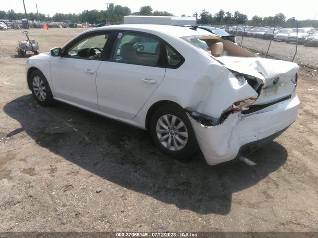 1VWAT7A35EC095770 Volkswagen Passat Wolfsburg Ed