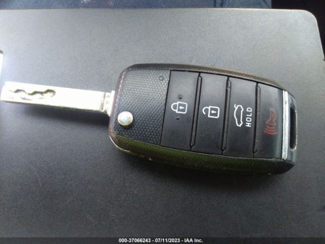 5XXGT4L31GG023492 KIA Optima Lx