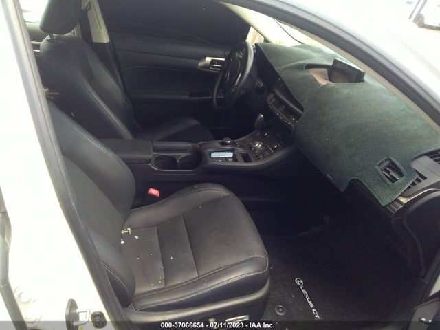 JTHKD5BH0E2186713 Lexus Ct 200h Hybrid