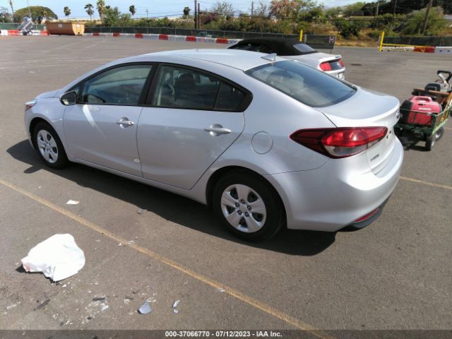 3KPFK4A78JE218817 KIA FORTE LX