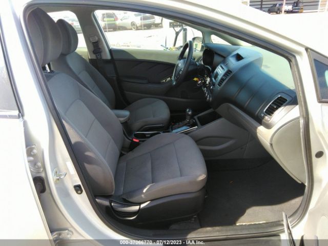 3KPFK4A78JE218817 KIA FORTE LX