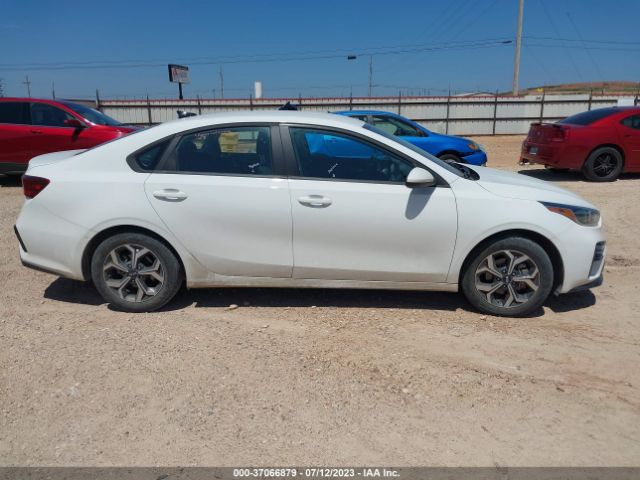 3KPF24AD3ME361765 KIA Forte Lxs