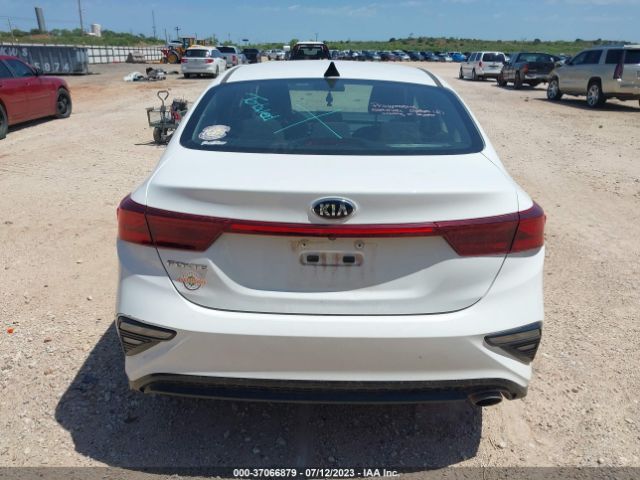 3KPF24AD3ME361765 KIA Forte Lxs