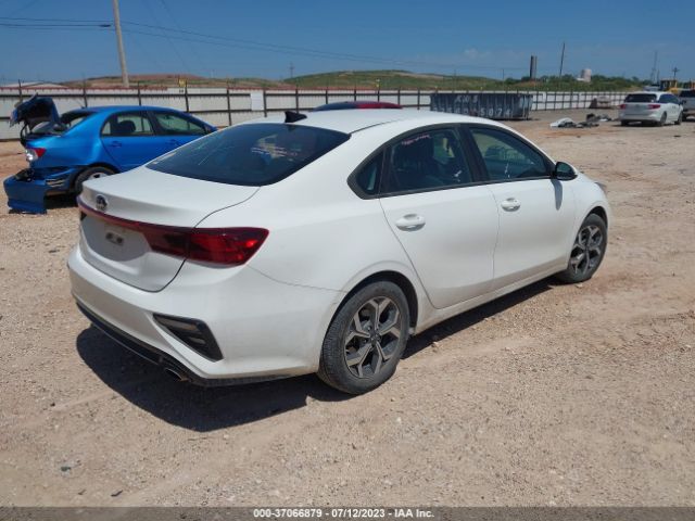 3KPF24AD3ME361765 KIA Forte Lxs