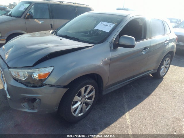 4A4AP3AUXFE021042 Mitsubishi Outlander Sport Es
