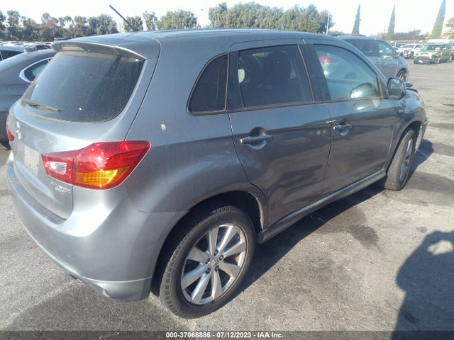 4A4AP3AUXFE021042 Mitsubishi Outlander Sport Es