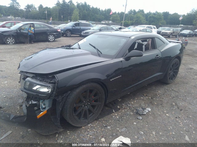 Chevrolet CAMARO LS 2015 2G1FB1E38F9114896 Image 2