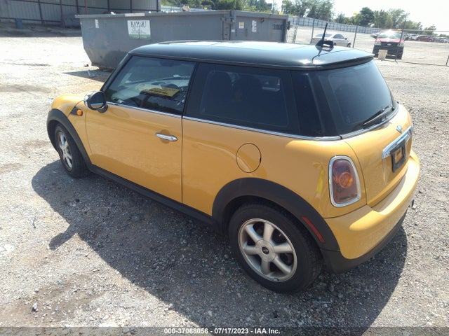 2008 MINI COOPER HARDTOP VIN: WMWMF33558TT66293