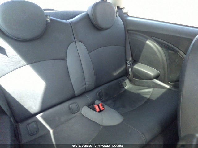 2008 MINI COOPER HARDTOP VIN: WMWMF33558TT66293