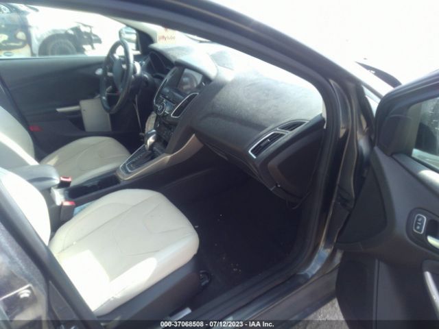 1FADP3J26HL287620 Ford Focus Titanium