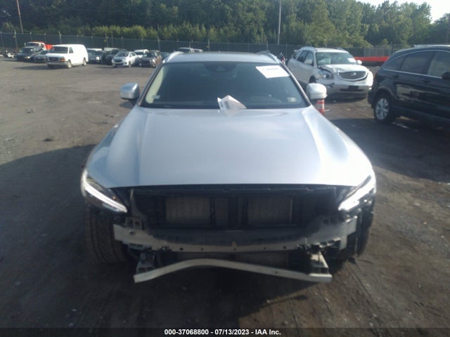 2017 Volvo V90, VIN: YV4A22NL1H1007474