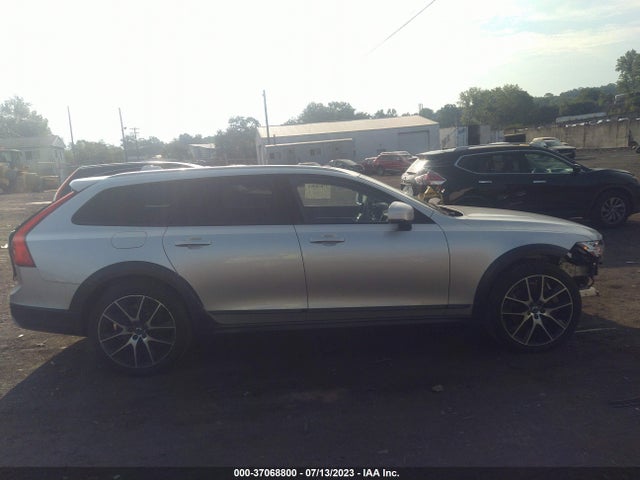 2017 Volvo V90, VIN: YV4A22NL1H1007474