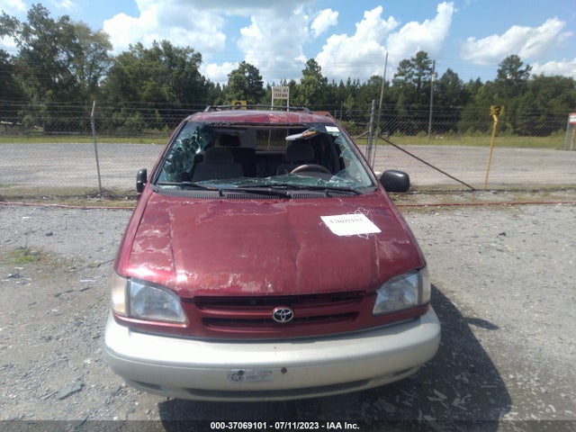 2000 TOYOTA SIENNA XLE VIN: 4T3ZF13C1YU222829