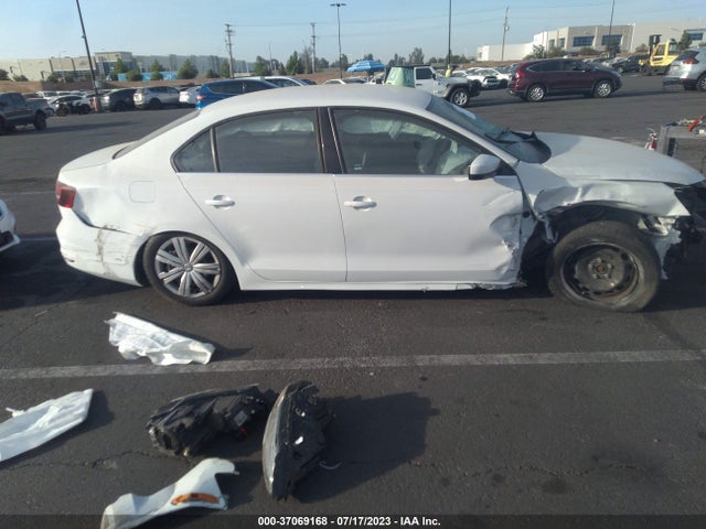 3VW2B7AJ0HM340435 Volkswagen Jetta 1.4t S