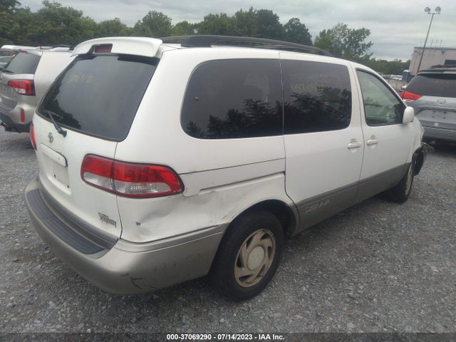 2002 TOYOTA SIENNA LE/XLE VIN: 4T3ZF13C62U490881