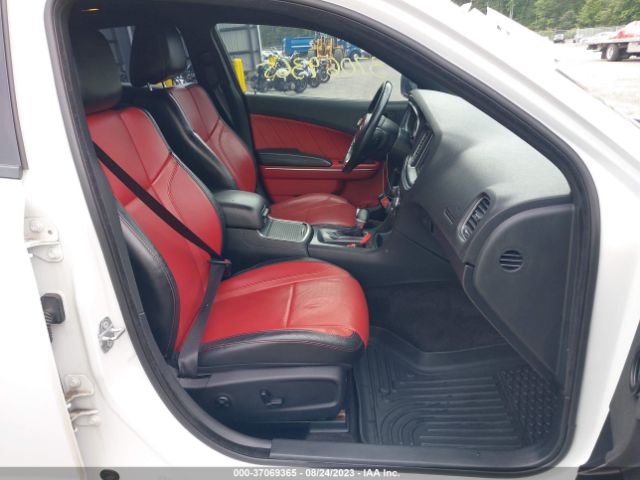 2C3CDXJG0GH335131 Dodge Charger Sxt