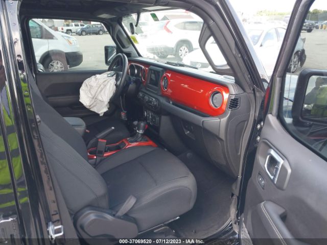 1C4HJXENXMW837144 Jeep Wrangler Unlimited Sahara