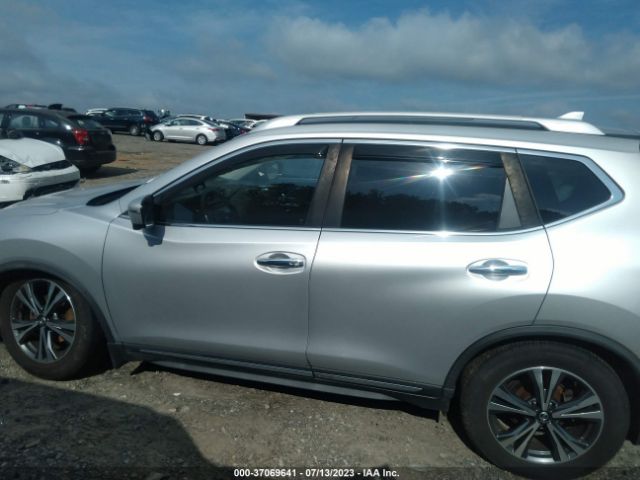 JN8AT2MV5HW251980 Nissan Rogue Sl