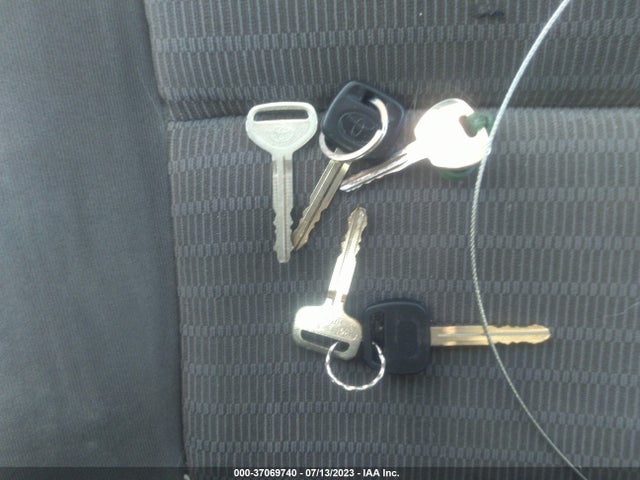 2005 TOYOTA CAMRY LE VIN: 4T1BE30K25U075095