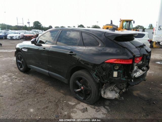 2017 JAGUAR F-PACE SADCJ2BV2HA488568 Photo 2