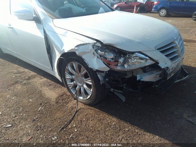 2009 HYUNDAI GENESIS VIN: KMHGC46E49U036629