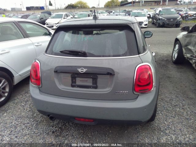 WMWXU1C58K2F82369 Mini Hardtop 4 Door Cooper