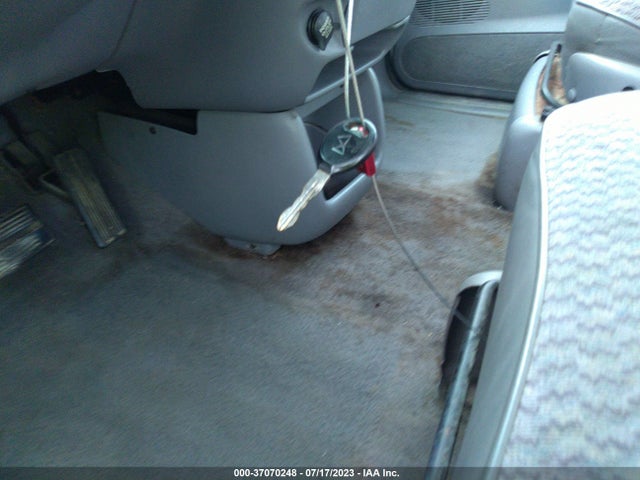 2000 DODGE CARAVAN SE VIN: 2B4GP45G1YR595897