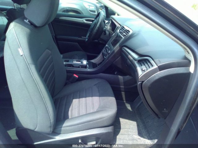 3FA6P0T93LR135726 Ford FUSION SE