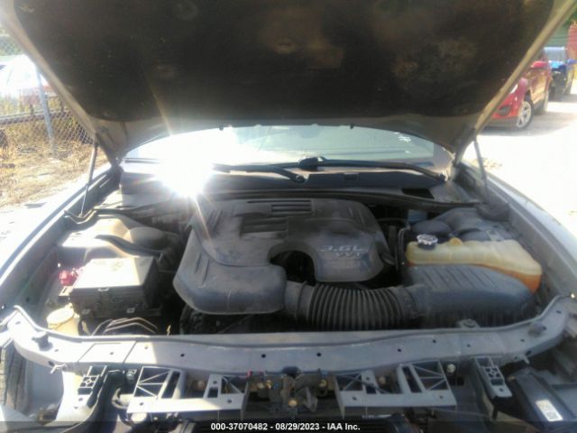 2C3CDXHG2JH133579 Dodge Charger Sxt Plus