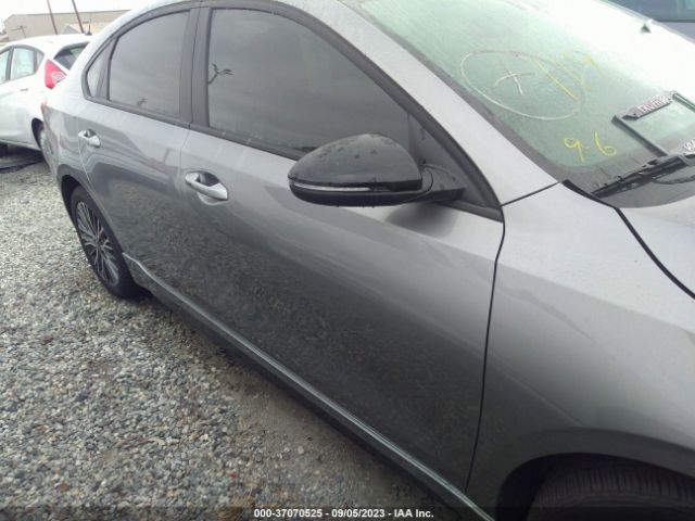 3KPF54AD2PE640569 KIA Forte Gt-line