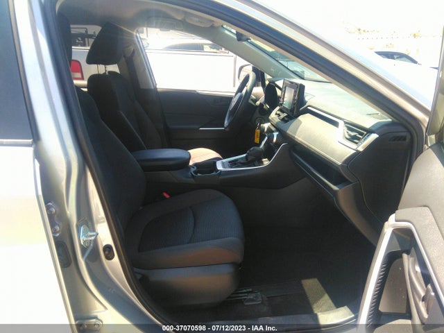 Toyota RAV4 LE 2021 JTMG1RFV9MD531649 Image 12